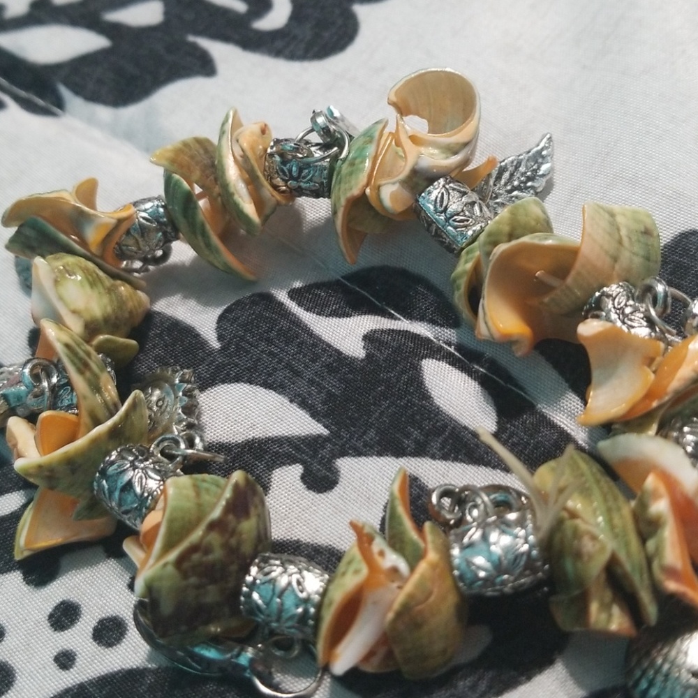 Peach Sea Shell Bracelet from Fiji Island